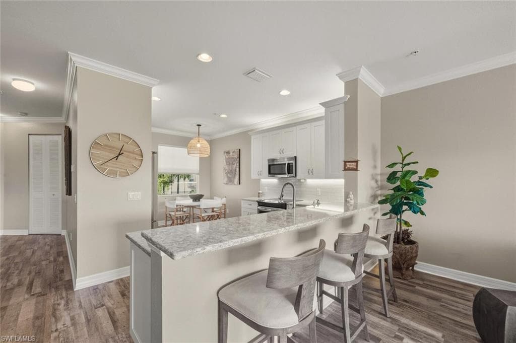 6509 Monterey PT # 203, NAPLES FL 34105-9