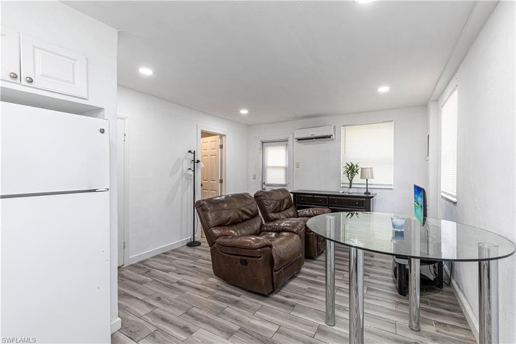 3132 Francis AVE, NAPLES FL 34112-16