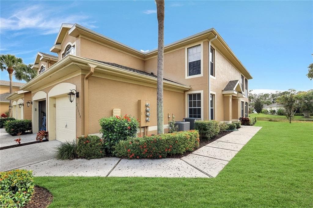 23054 Lone Oak DR # 102, ESTERO FL 33928-32