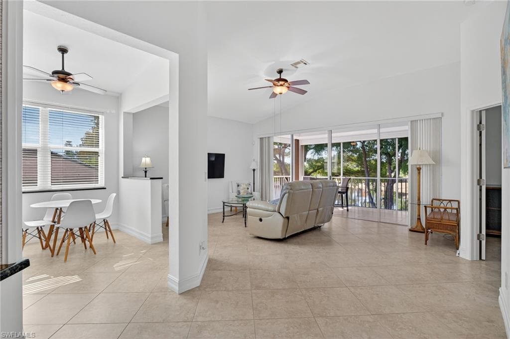 7092 Timberland CIR # 201, NAPLES FL 34109-12