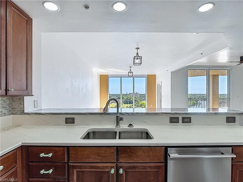 3426 Hancock Bridge PKWY # 706, NORTH FORT MYERS FL 33903-16