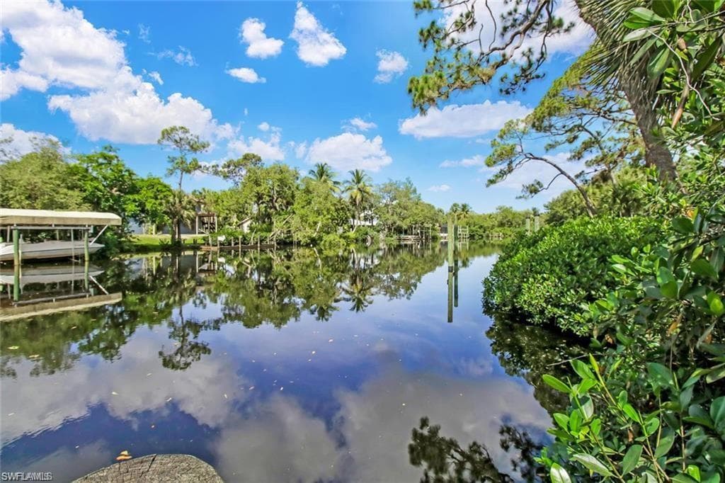 27024 Adriana CIR # 201, BONITA SPRINGS FL 34135-29