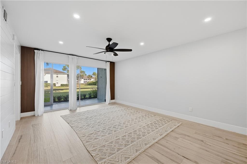 1330 Derbyshire CT # E101, NAPLES FL 34116-12