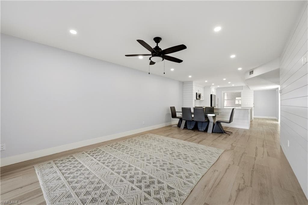 1330 Derbyshire CT # E101, NAPLES FL 34116-15