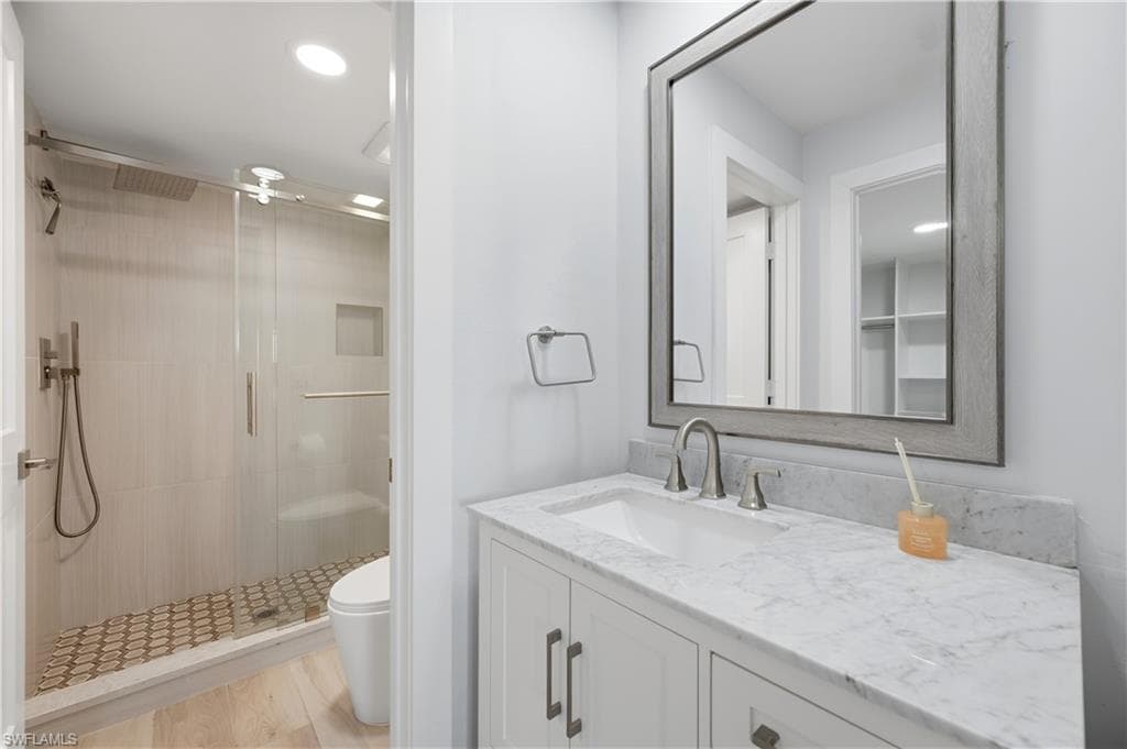 1330 Derbyshire CT # E101, NAPLES FL 34116-21