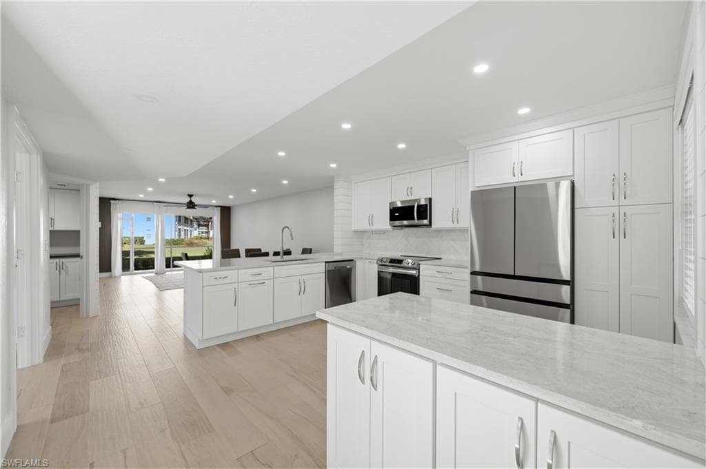 1330 Derbyshire CT # E101, NAPLES FL 34116-4