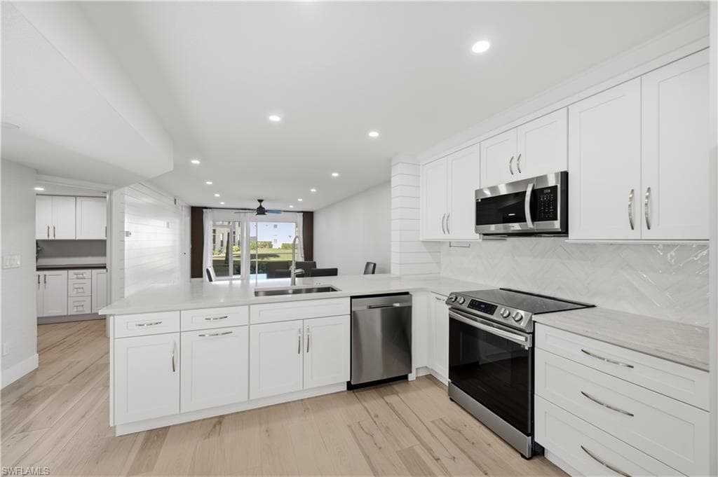 1330 Derbyshire CT # E101, NAPLES FL 34116-9