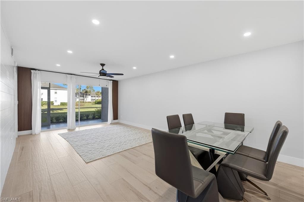 1330 Derbyshire CT # E101, NAPLES FL 34116-10