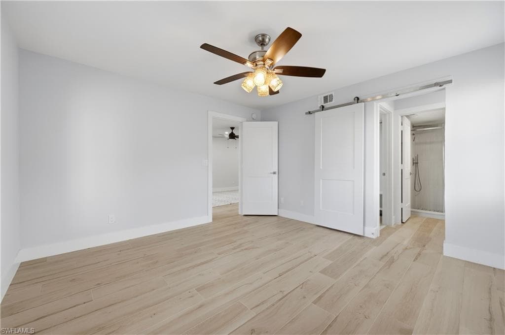 1330 Derbyshire CT # E101, NAPLES FL 34116-18