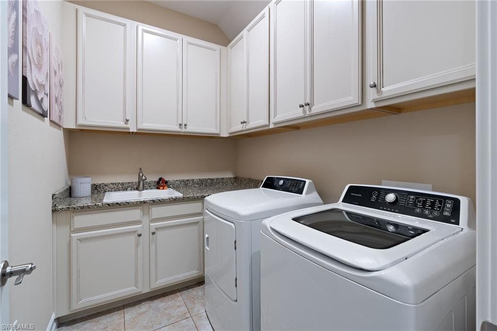 1609 Mockingbird DR, NAPLES FL 34120-19