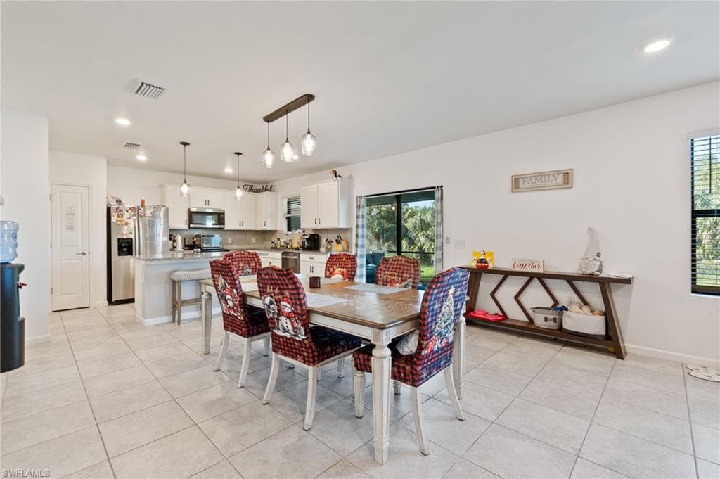 10804 Firebush CIR, NORTH FORT MYERS FL 33917-6