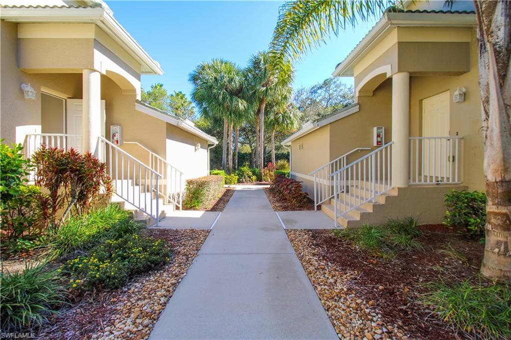 3435 Laurel Greens LN S # 201, NAPLES FL 34119-5