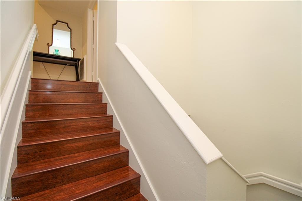 3435 Laurel Greens LN S # 201, NAPLES FL 34119-12