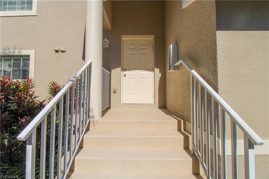 3435 Laurel Greens LN S # 201, NAPLES FL 34119-46