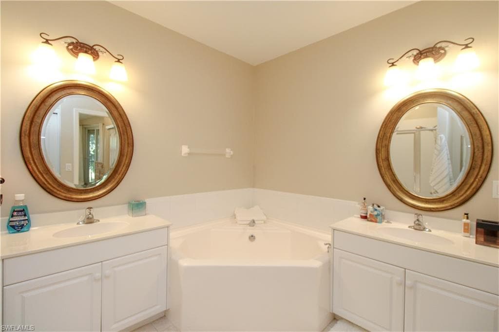 3435 Laurel Greens LN S # 201, NAPLES FL 34119-42