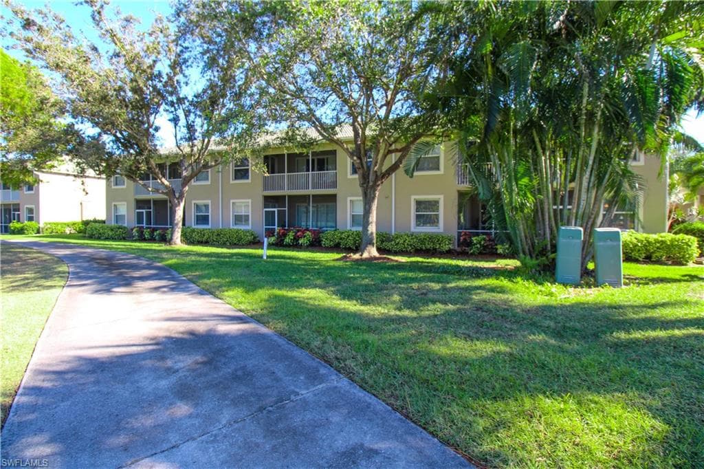 3435 Laurel Greens LN S # 201, NAPLES FL 34119-6
