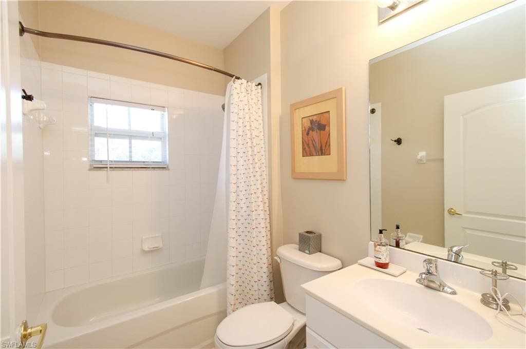 3435 Laurel Greens LN S # 201, NAPLES FL 34119-37