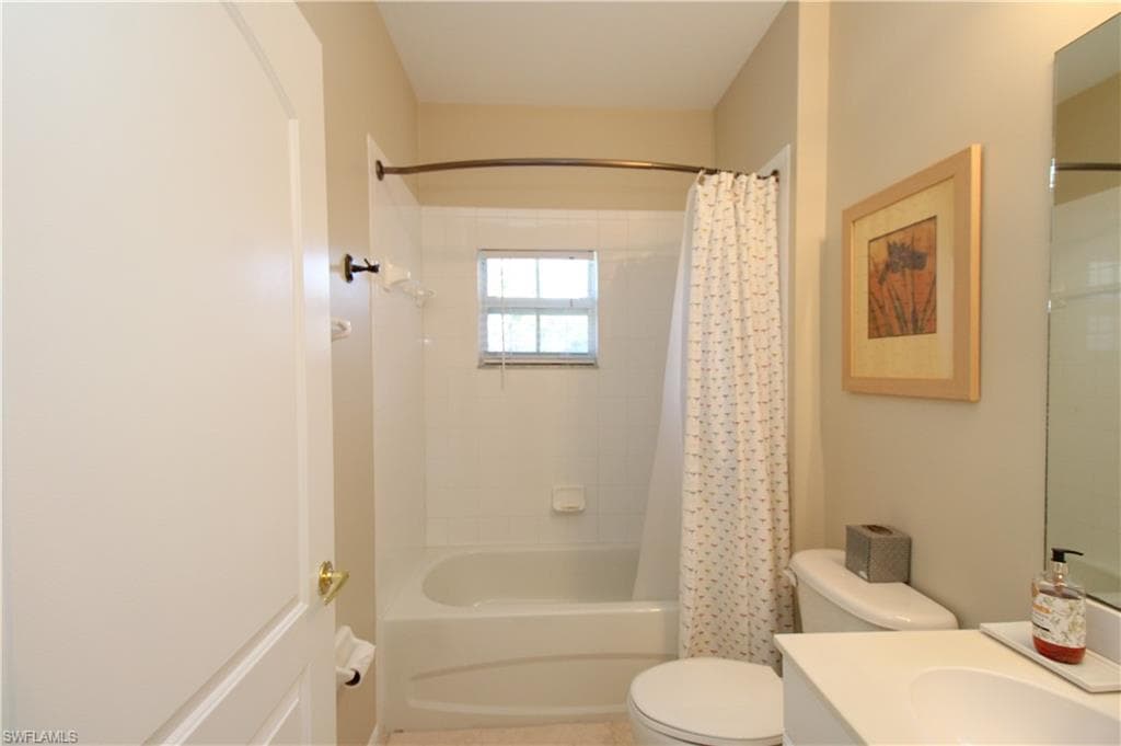 3435 Laurel Greens LN S # 201, NAPLES FL 34119-36