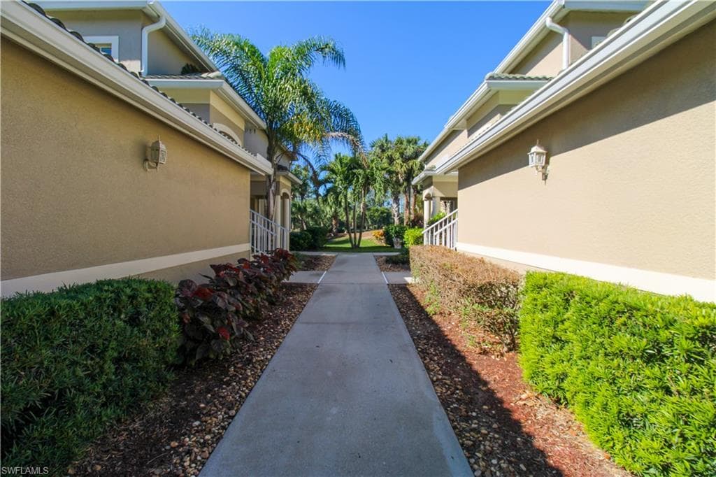 3435 Laurel Greens LN S # 201, NAPLES FL 34119-3