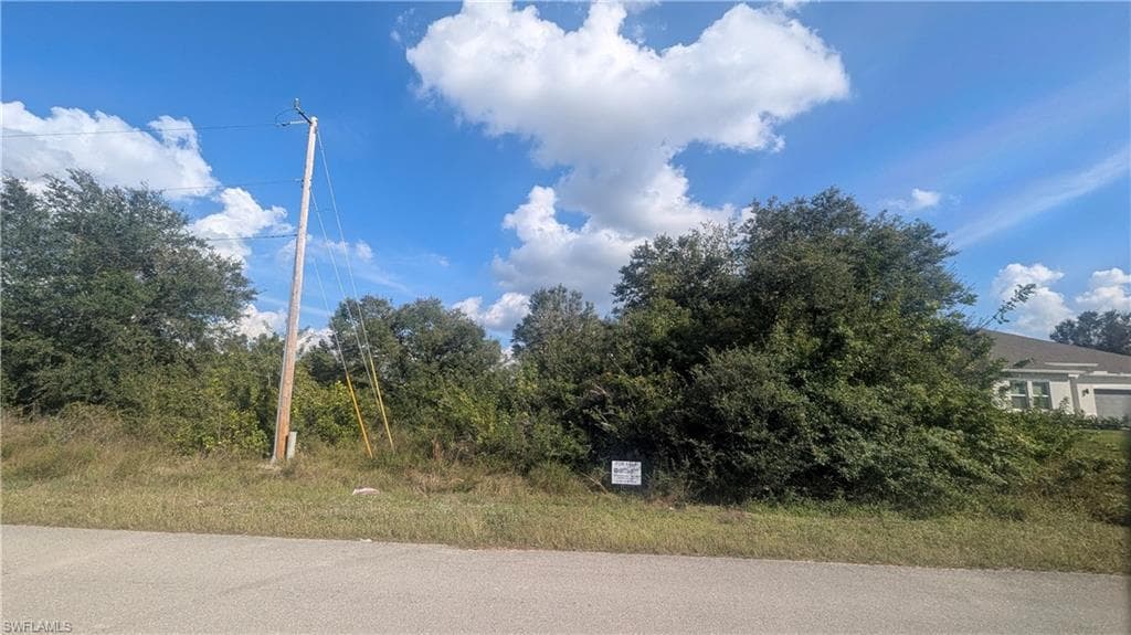 333 Ranier AVE, LEHIGH ACRES FL 33974-6