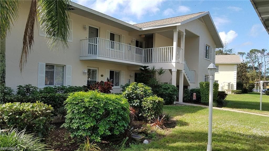 220 Timber Lake CIR # B204, NAPLES FL 34104-1