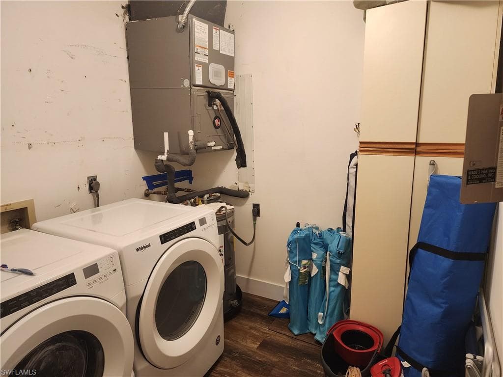 220 Timber Lake CIR # B204, NAPLES FL 34104-11