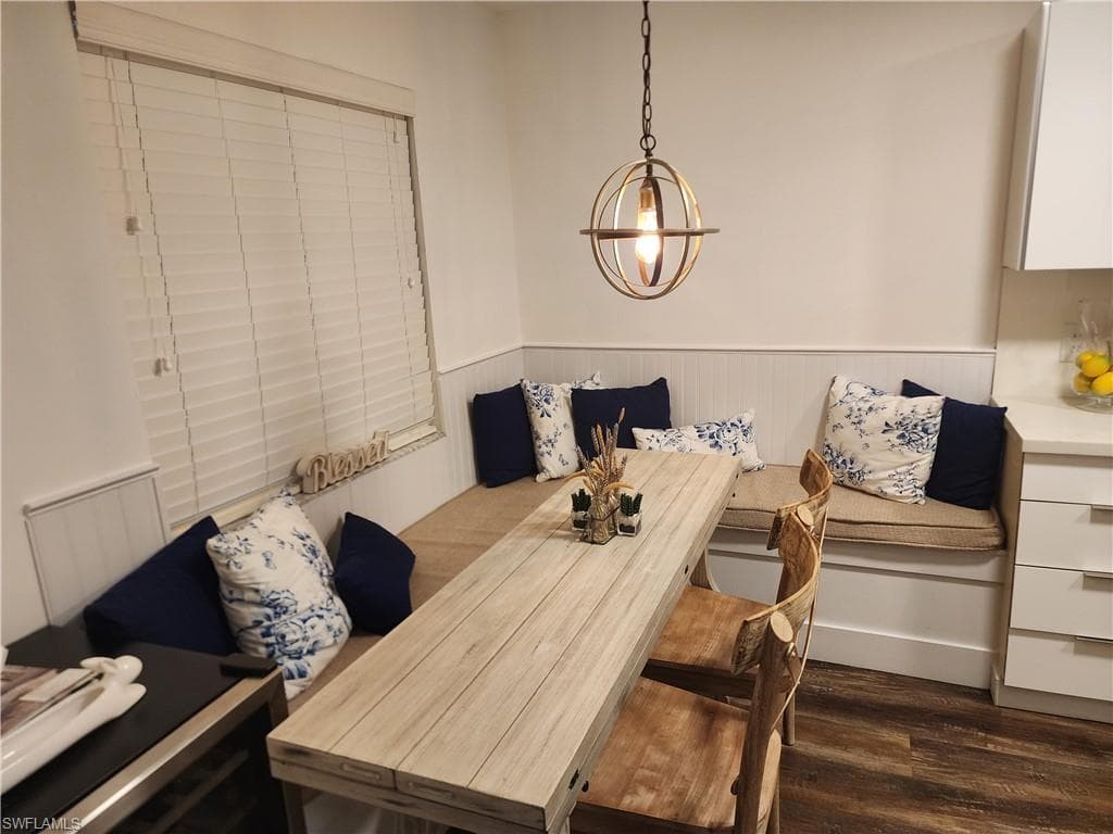 220 Timber Lake CIR # B204, NAPLES FL 34104-10