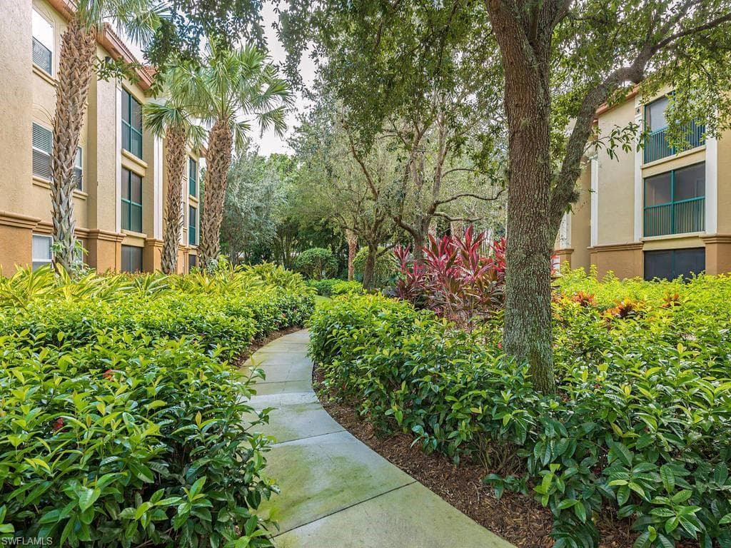 8930 Colonnades CT E # 627, BONITA SPRINGS FL 34135-4