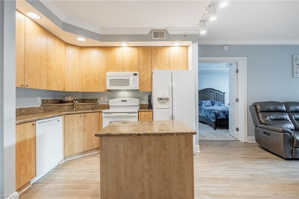 2825 Palm Beach BLVD # 615, FORT MYERS FL 33916-5