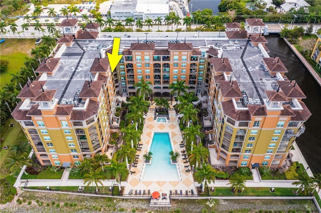 2825 Palm Beach BLVD # 615, FORT MYERS FL 33916-2