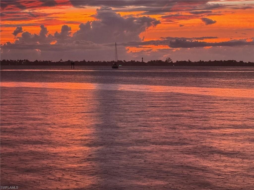 4585 Trawler CT # 302, FORT MYERS FL 33919-45