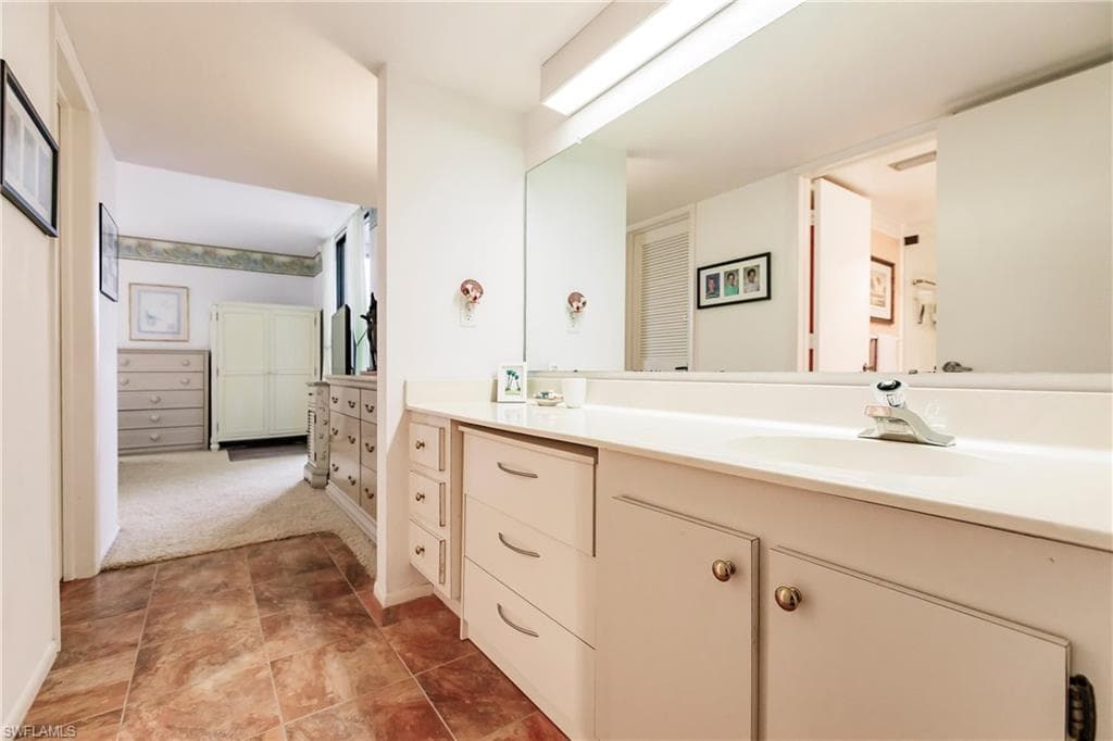 4585 Trawler CT # 302, FORT MYERS FL 33919-15