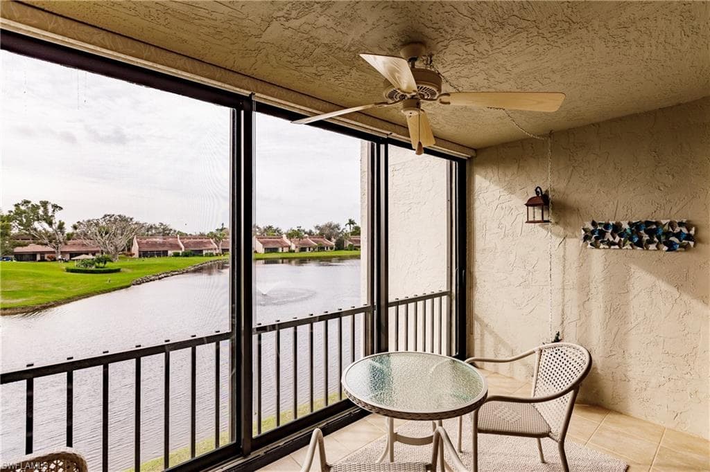 4585 Trawler CT # 302, FORT MYERS FL 33919-2