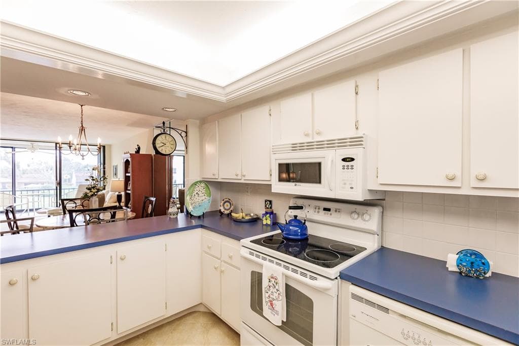 4585 Trawler CT # 302, FORT MYERS FL 33919-8