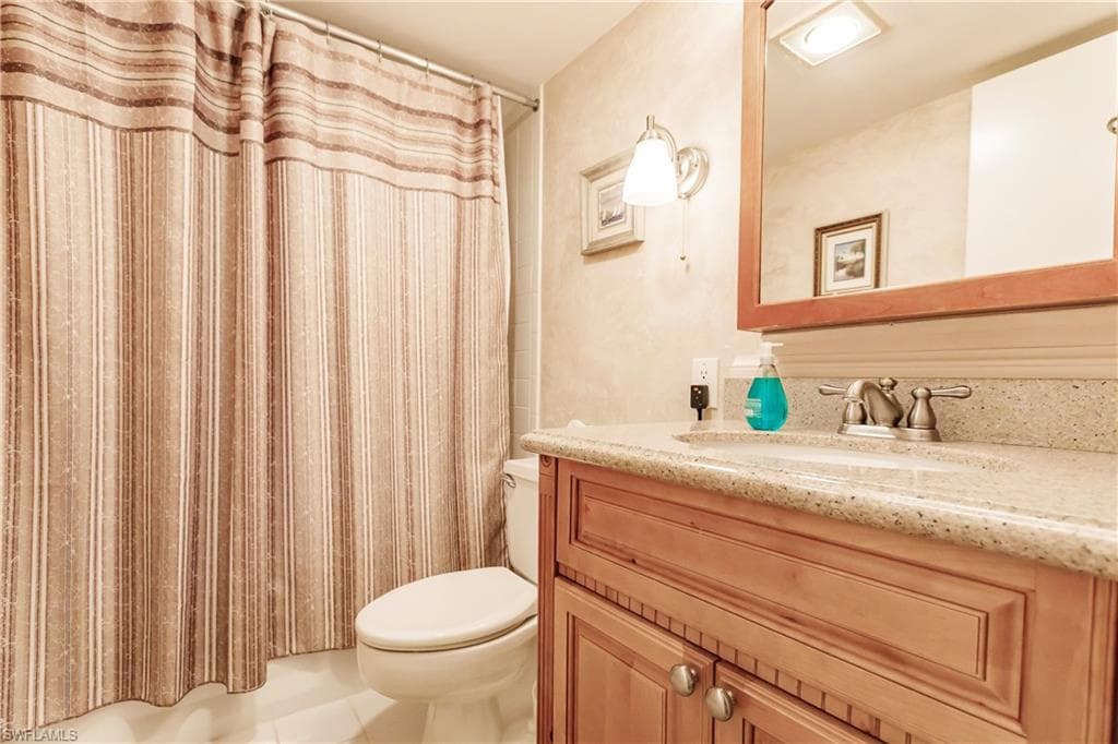 4585 Trawler CT # 302, FORT MYERS FL 33919-18