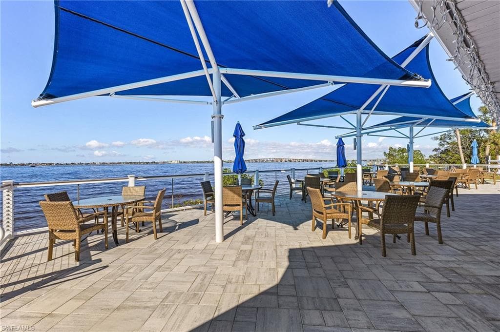 4585 Trawler CT # 302, FORT MYERS FL 33919-38