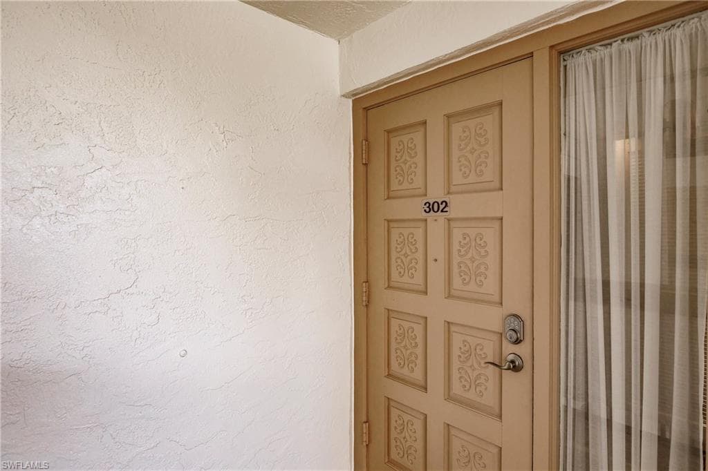 4585 Trawler CT # 302, FORT MYERS FL 33919-24