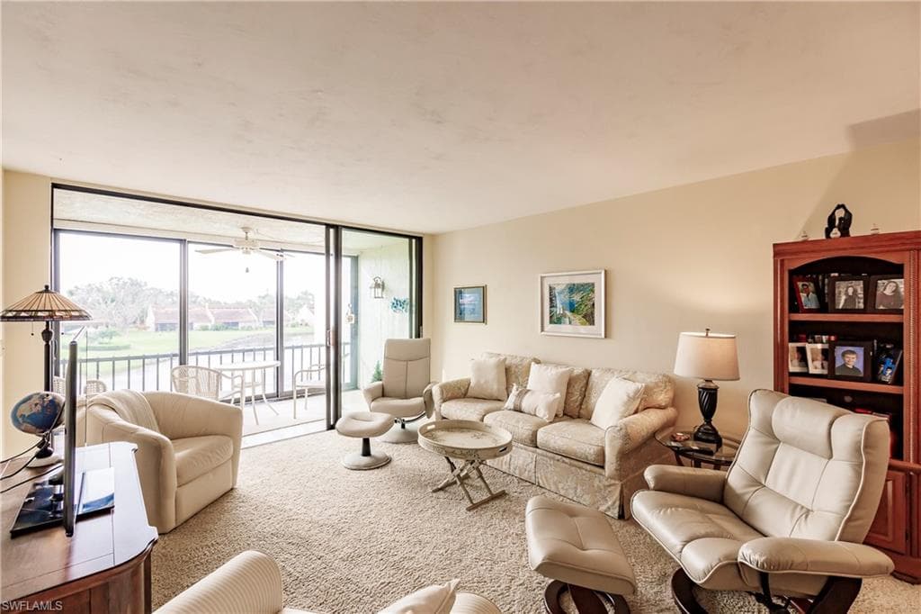 4585 Trawler CT # 302, FORT MYERS FL 33919-20