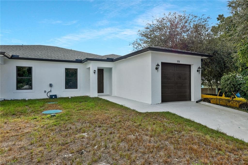 125/127 Holland ST, NORTH FORT MYERS FL 33917-1