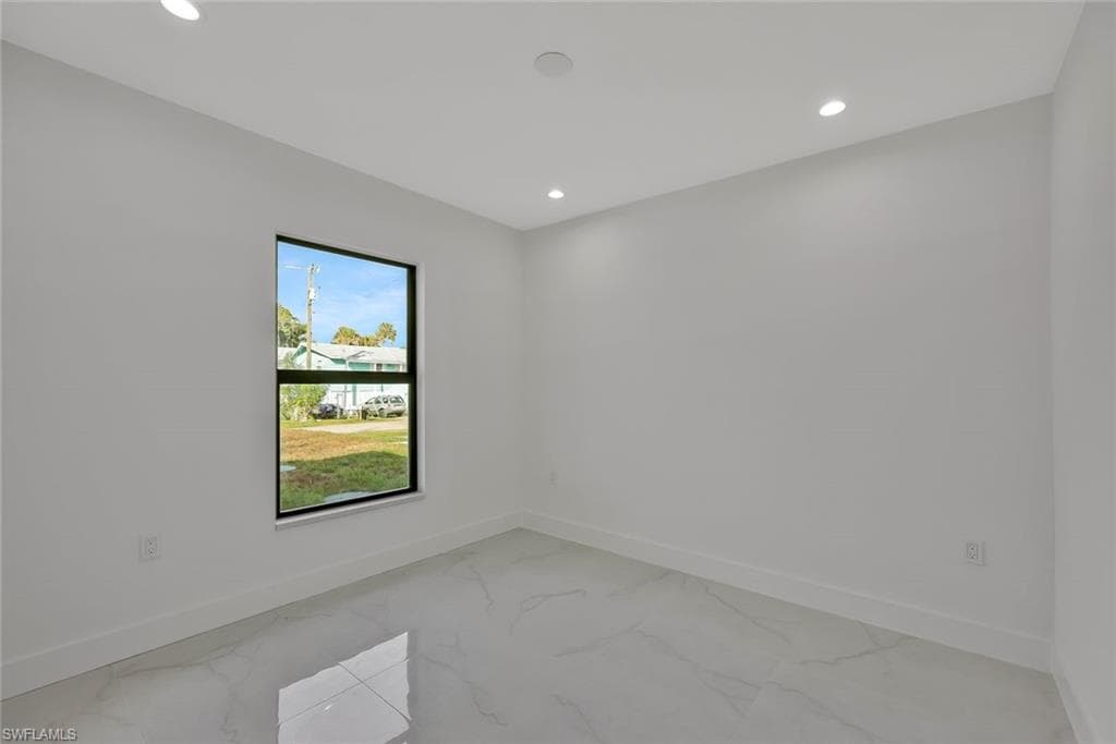 125/127 Holland ST, NORTH FORT MYERS FL 33917-16