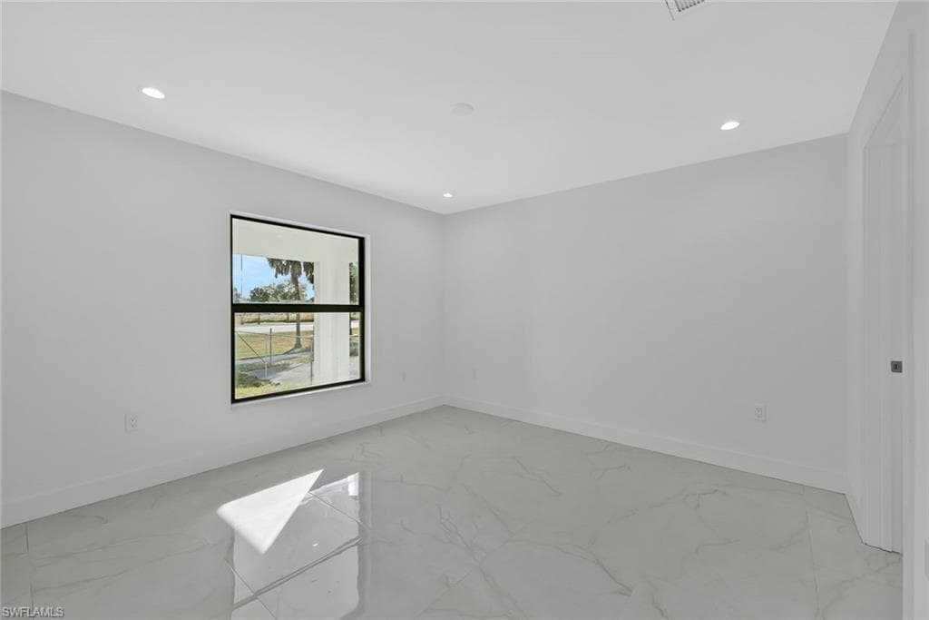 125/127 Holland ST, NORTH FORT MYERS FL 33917-11