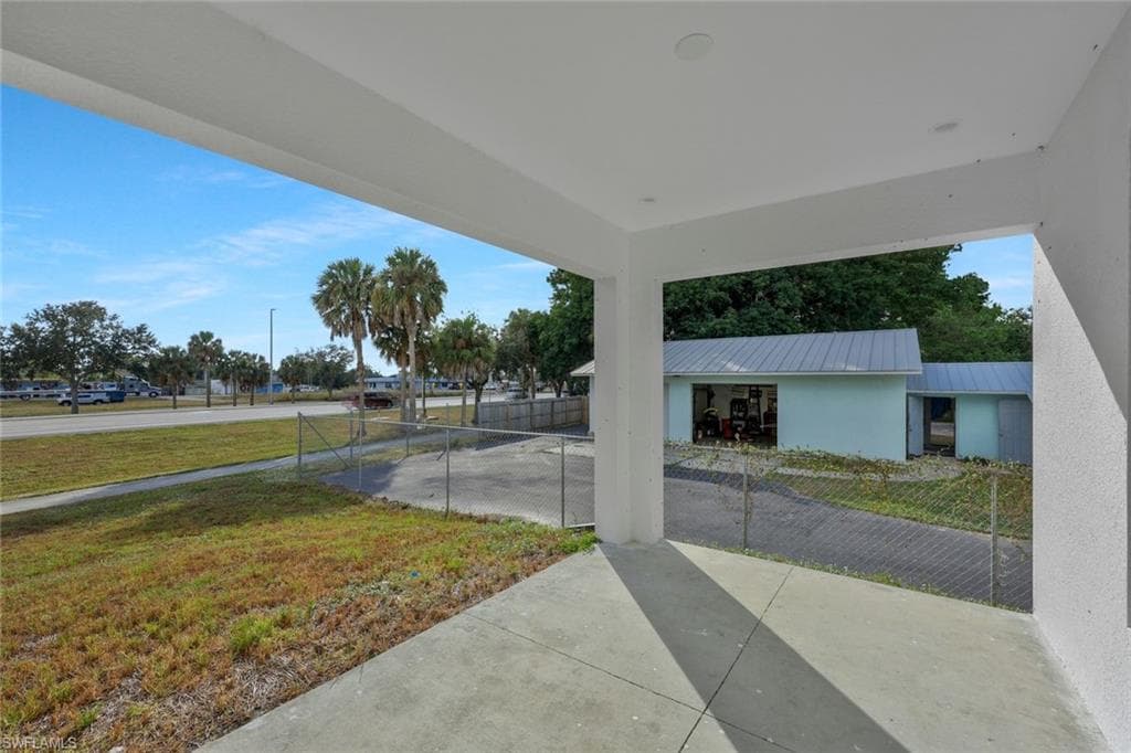 125/127 Holland ST, NORTH FORT MYERS FL 33917-21