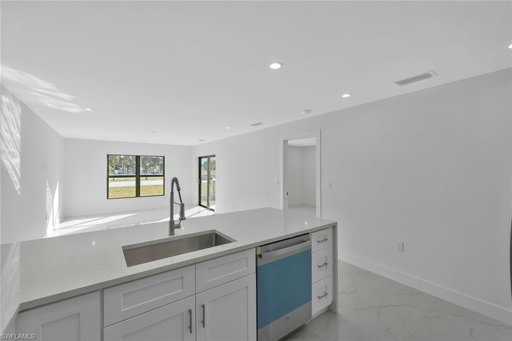 125/127 Holland ST, NORTH FORT MYERS FL 33917-8