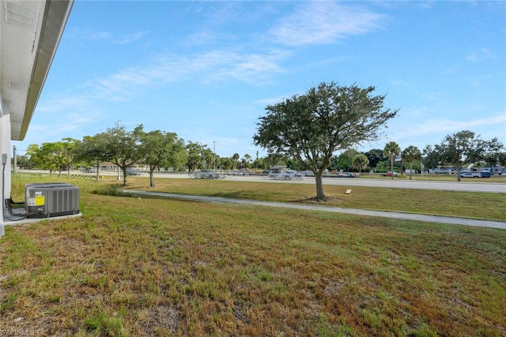 125/127 Holland ST, NORTH FORT MYERS FL 33917-23