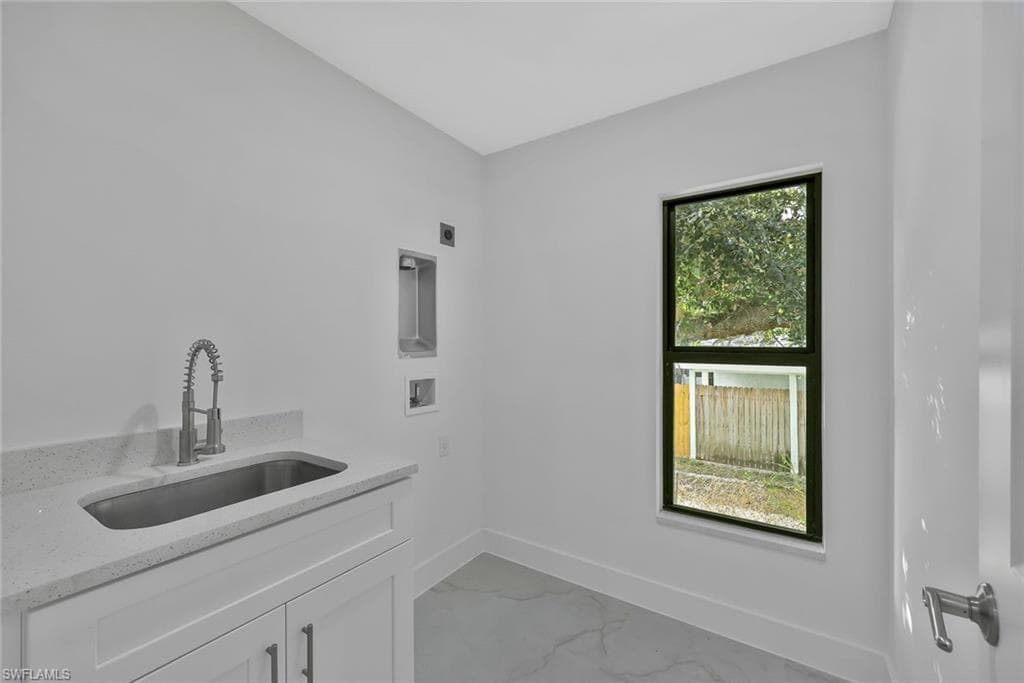 125/127 Holland ST, NORTH FORT MYERS FL 33917-17