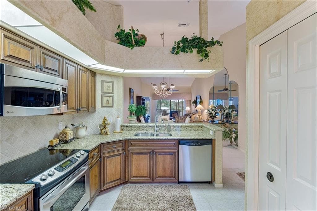 13090 Amberley CT # 1105, BONITA SPRINGS FL 34135-8