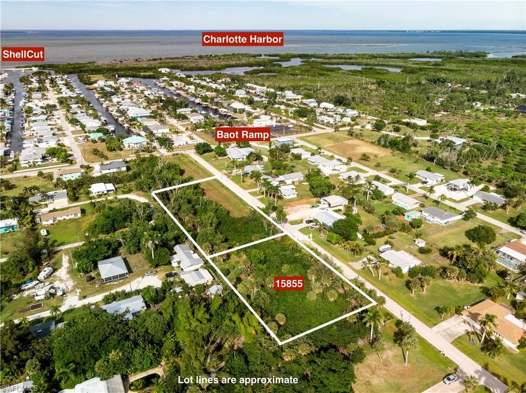 15855 Bellflower ST, BOKEELIA FL 33922-1