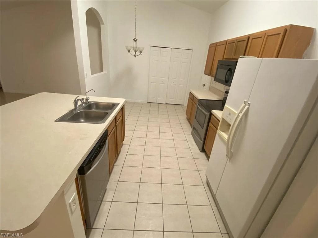 222 Aurora AVE S, LEHIGH ACRES FL 33974-1