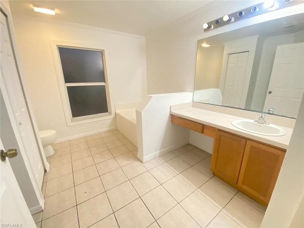 222 Aurora AVE S, LEHIGH ACRES FL 33974-3