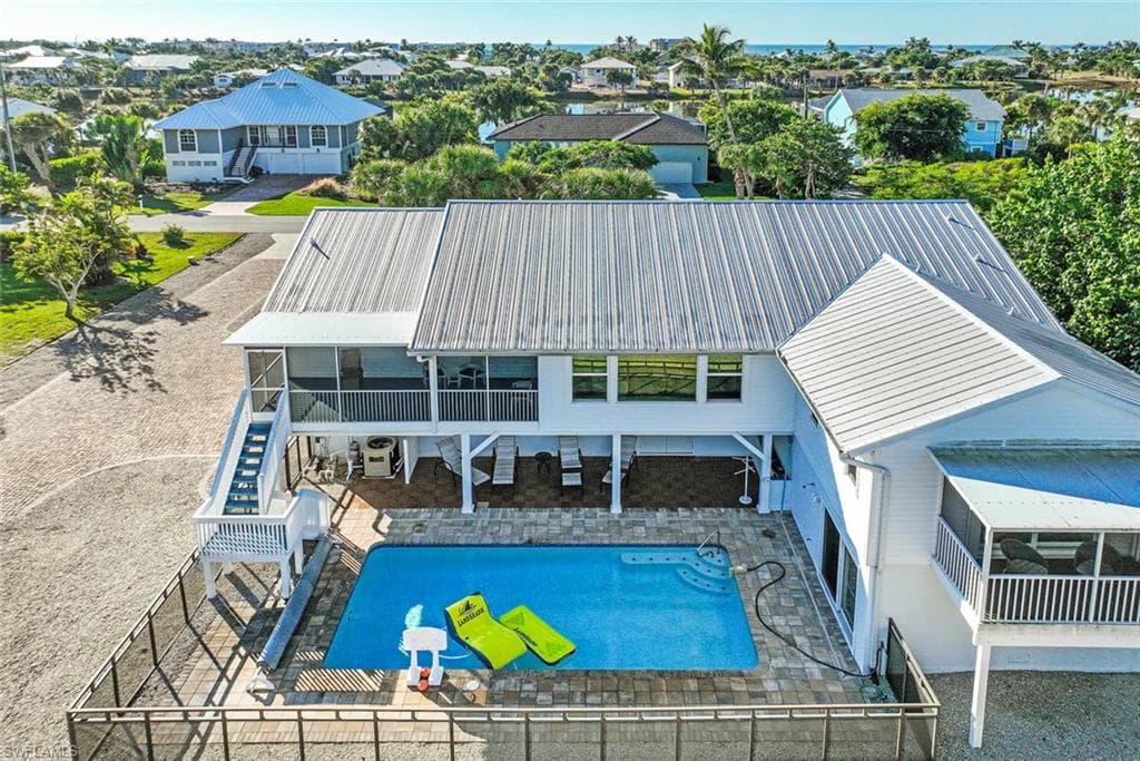 3284 Twin Lakes LN, SANIBEL FL 33957-5